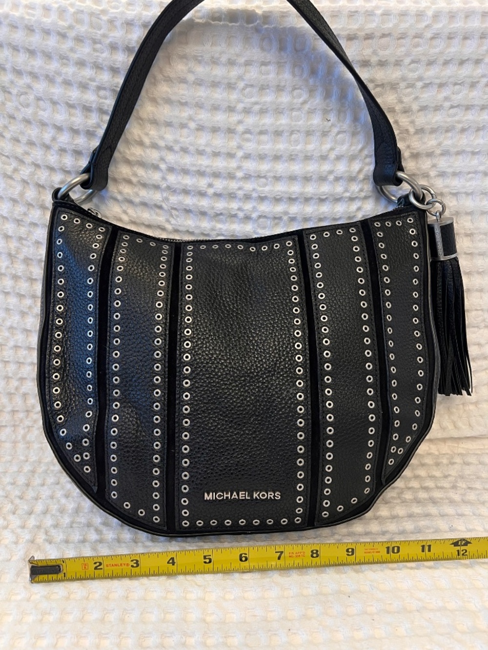 Michael Kors Black Leather Shoulder Bag Silver Gromets Tassel EUC - Picture 2 of 9
